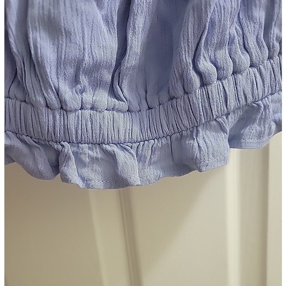 Hollister Womens Blue Smocked Ruffle Hem Camisole Top Size M Adjustable Straps - Picture 2 of 9